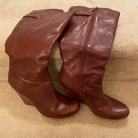 Guess 8 1/2 Tall Brown Wedge Boots - Picture 2 of 3